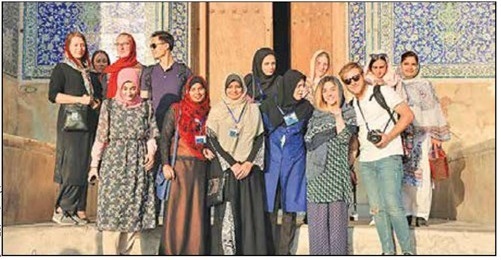 گردشگران خارجی همچنان مسافر ایران هستند