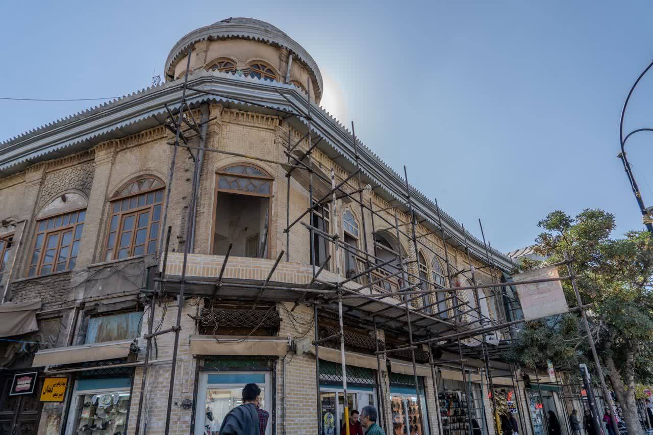 مرمت جدارههای میدان امام(ره) با نظارت میراثفرهنگی انجام میشود مرمت جدارههای میدان امام(ره) با نظارت میراثفرهنگی انجام میشود